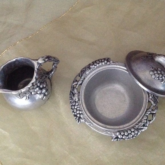 Pewter Vintage Carson Statesmetal Raised Grape Design Tray w/Sugar & Creamer - Picture 3 of 11